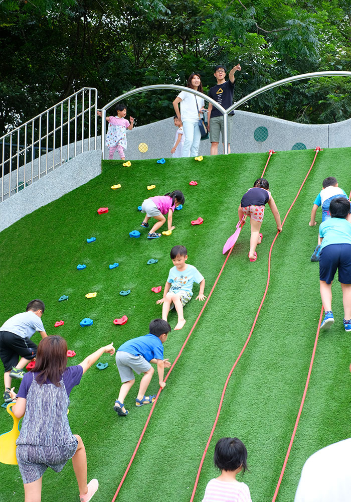 土城新北大都會公園瀑布滑草場